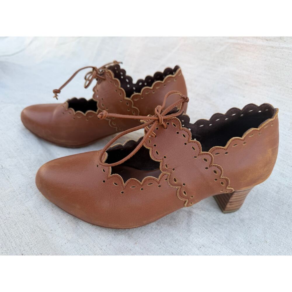 Bali Elf Paradise Bird Leather Heels size 8 US Golden Tan